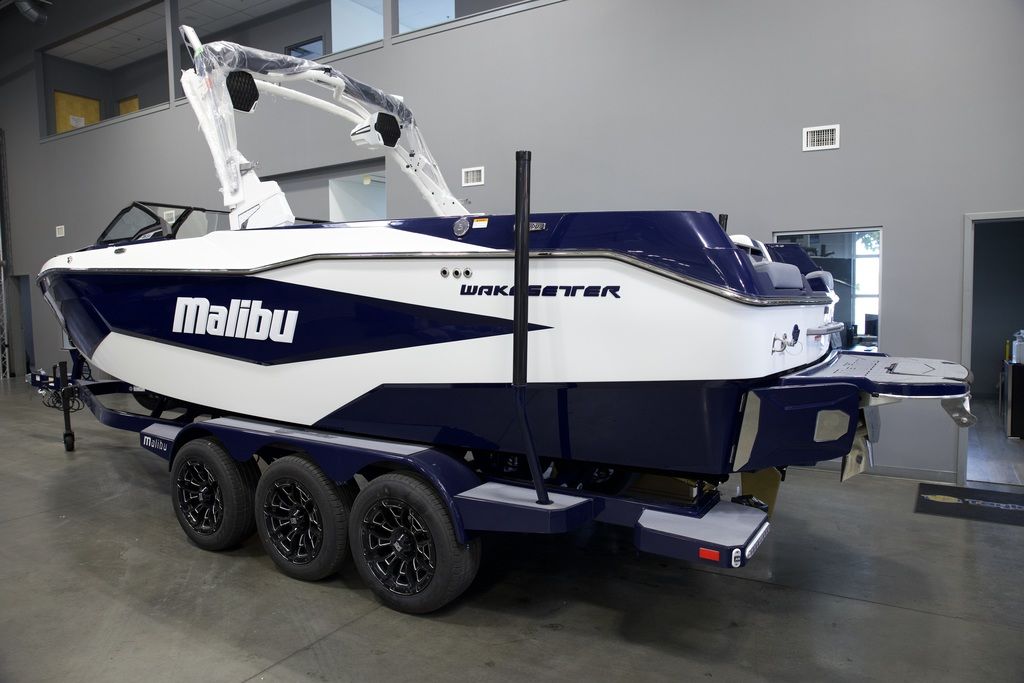 2025 Malibu Boats 25 LSV