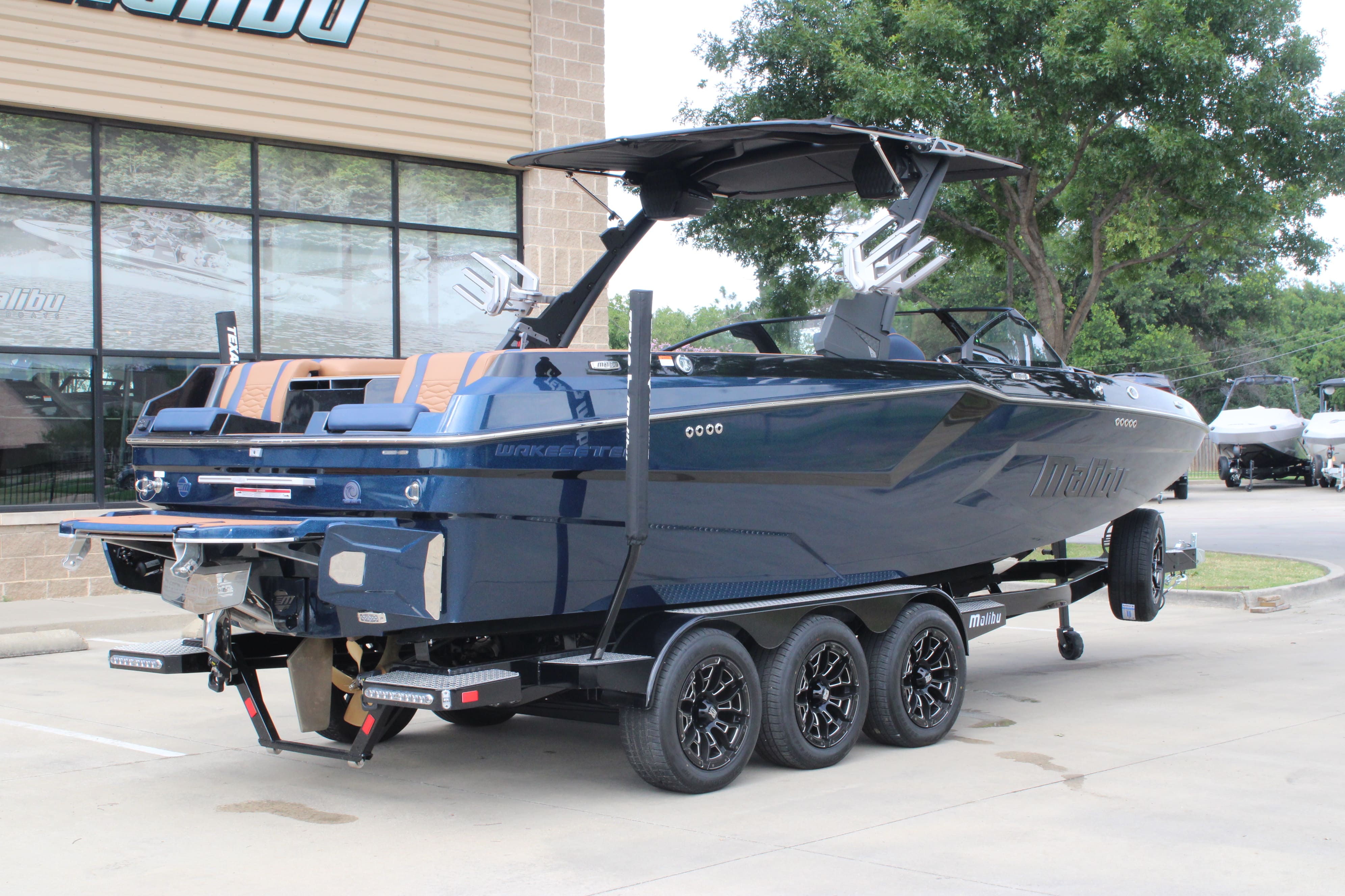 2025 Malibu 24 MXZ