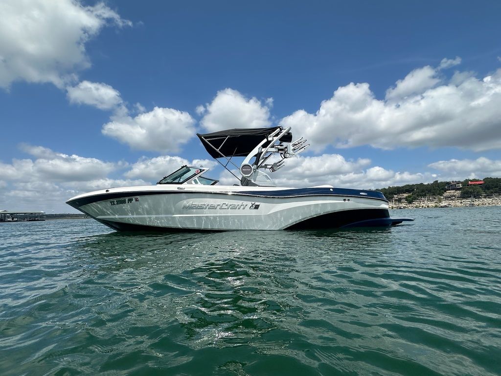 2019 MasterCraft XT23
