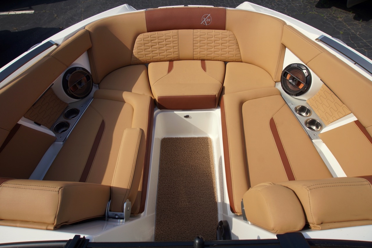 2019 MasterCraft X24