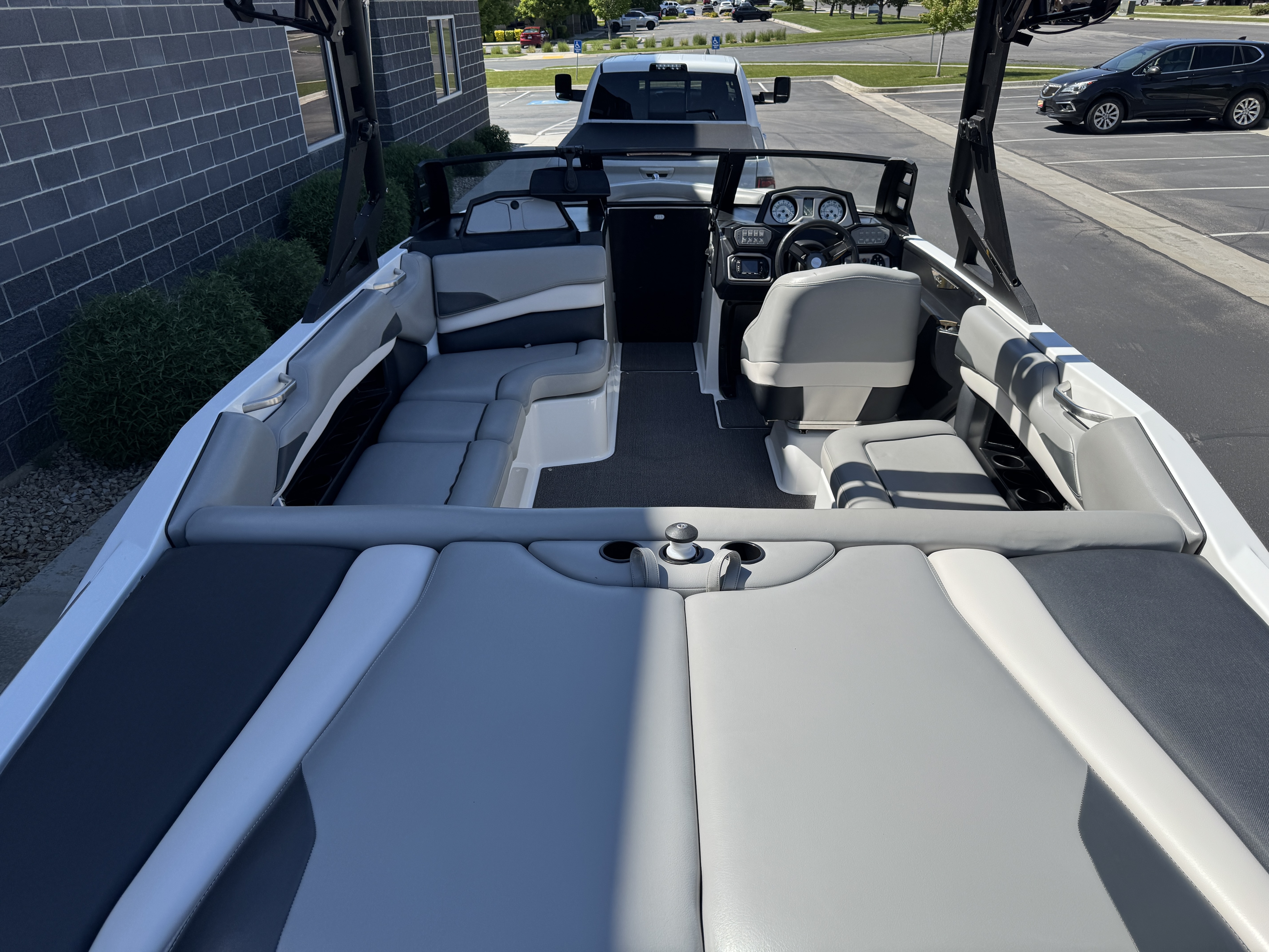2017 Axis A22 - Garage Kept Orginal Owner