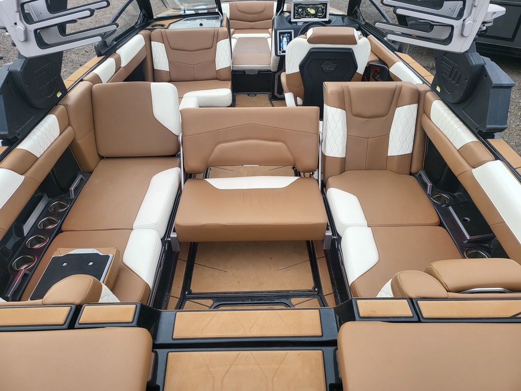 2022 Malibu Boats M240