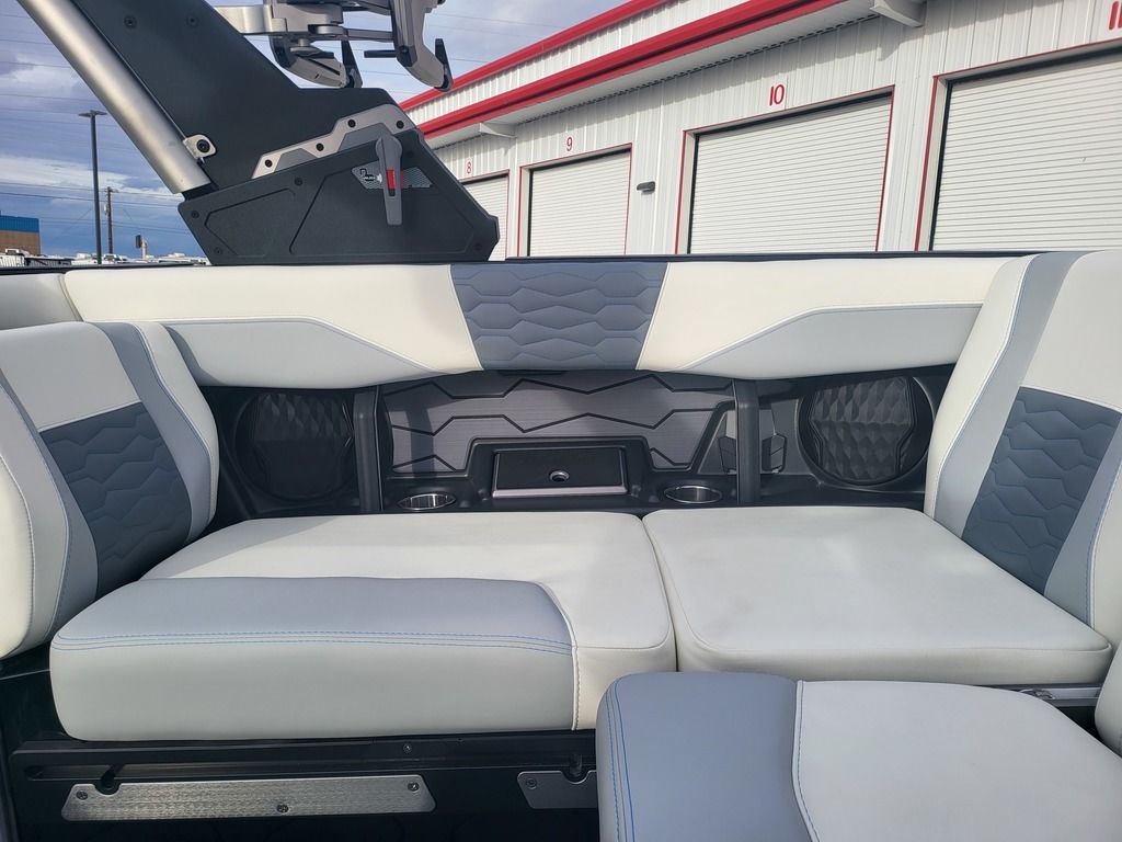 2025 Malibu Boats 24 MXZ