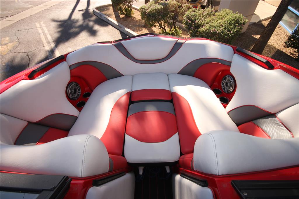 2021 MB Sports B52 23 Alpha – Wakeboard & Wakesurf boat !SUPER CLEAN!