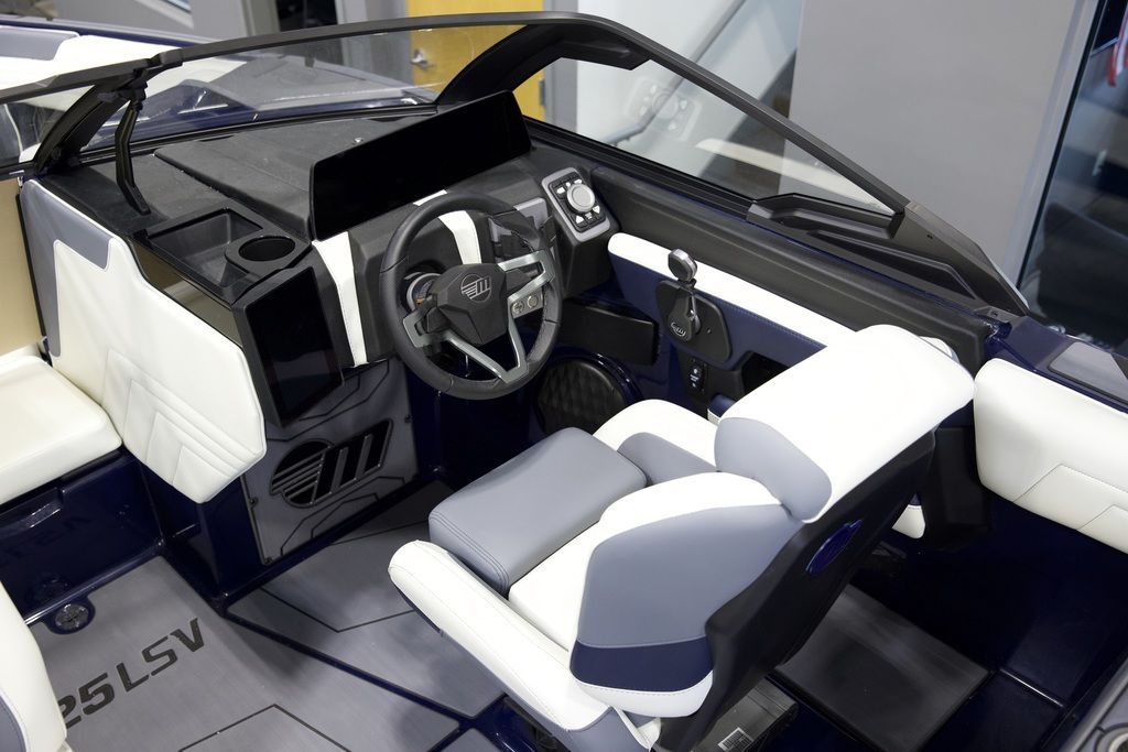 2025 Malibu Boats 25 LSV