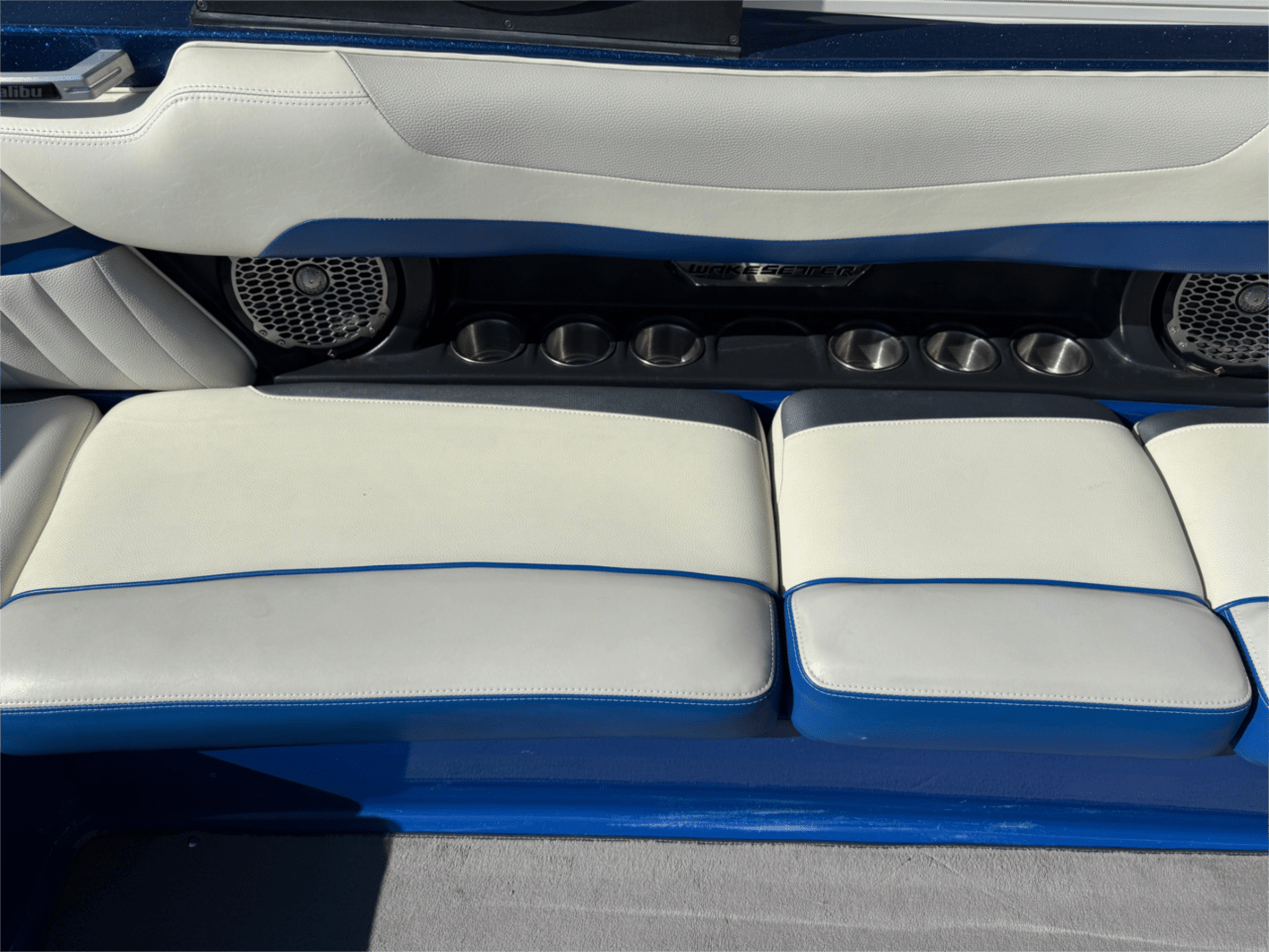 2015 24' Malibu Wakesetter 24 MXZ Bowrider Icon