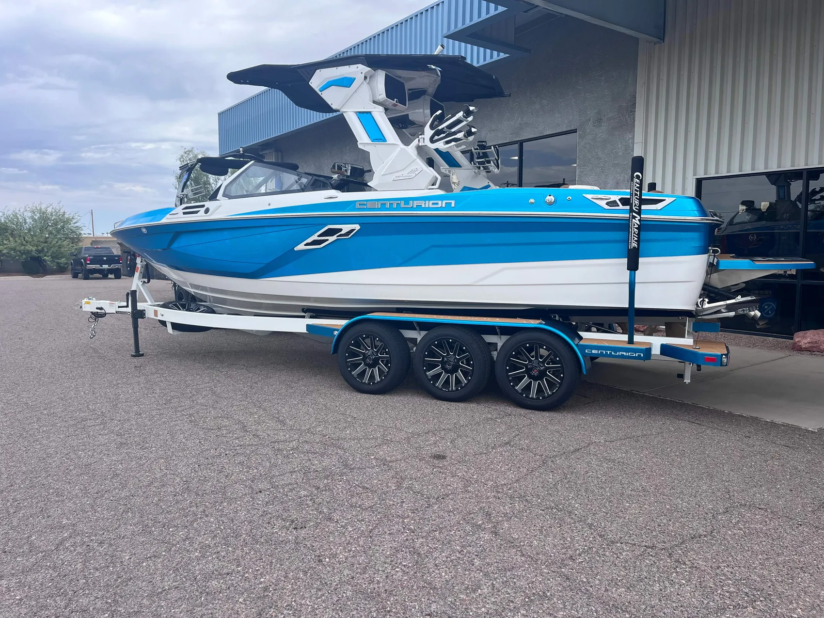 boat.Title