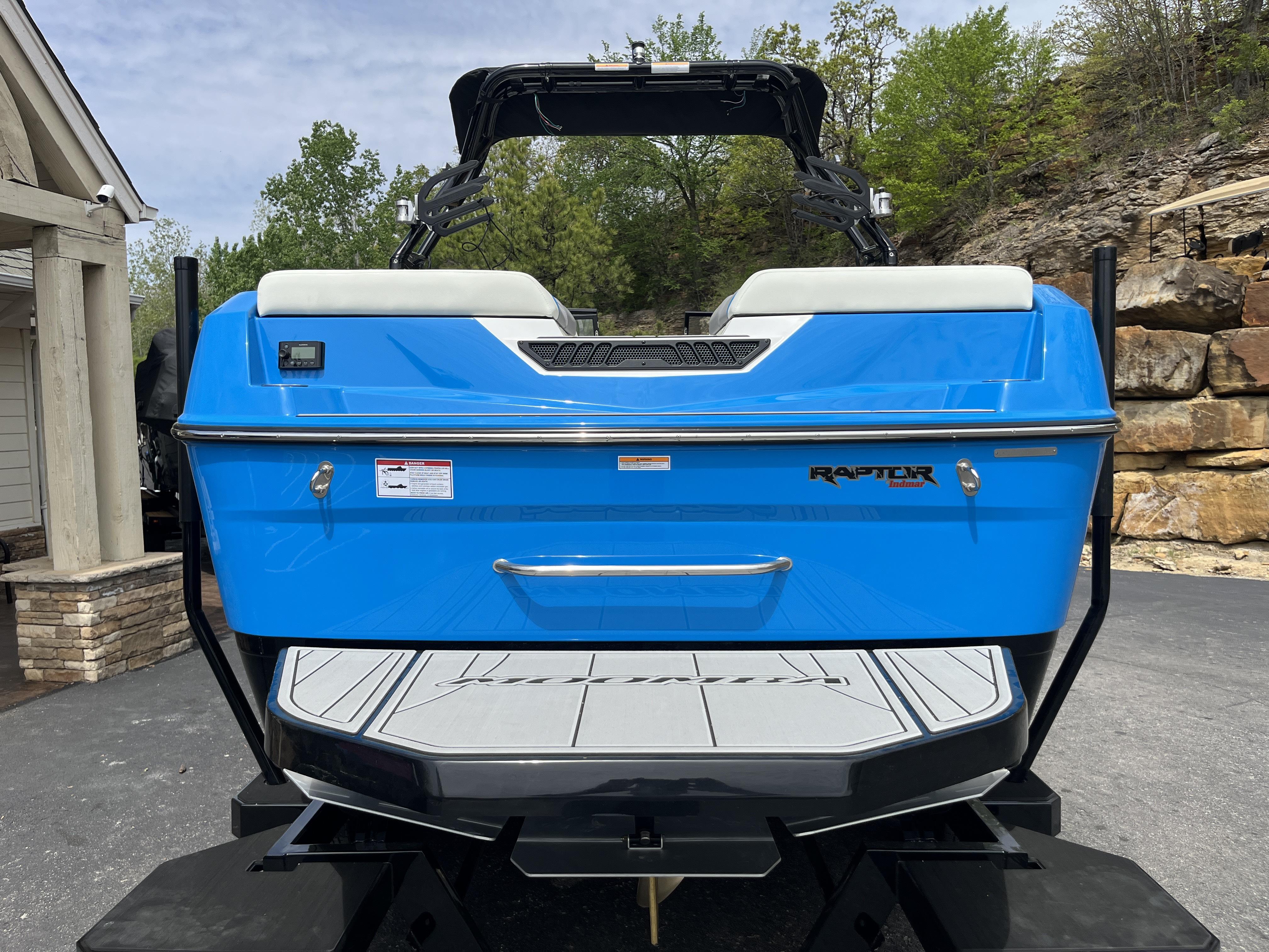 2025 MOOMBA MAX