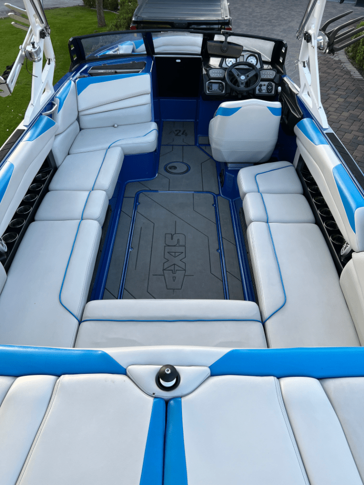 Axis Boats A24 V-Drive 24 2018