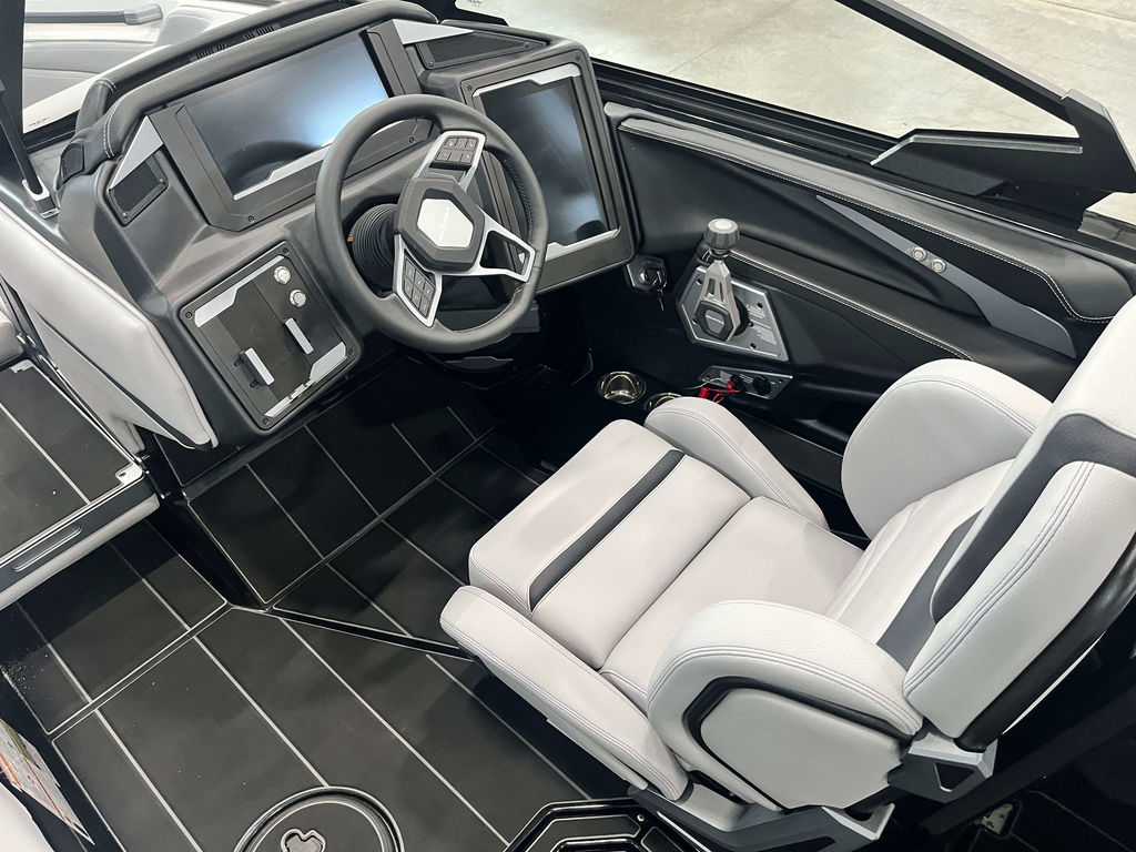 2025 SUPRA SV