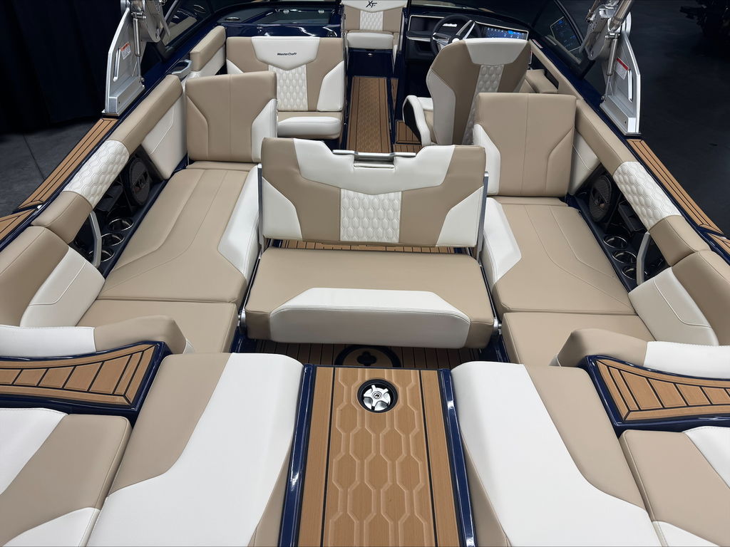 2025 MasterCraft XT24