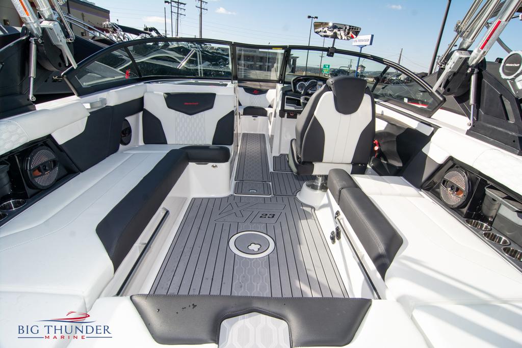 2023 Mastercraft XT23