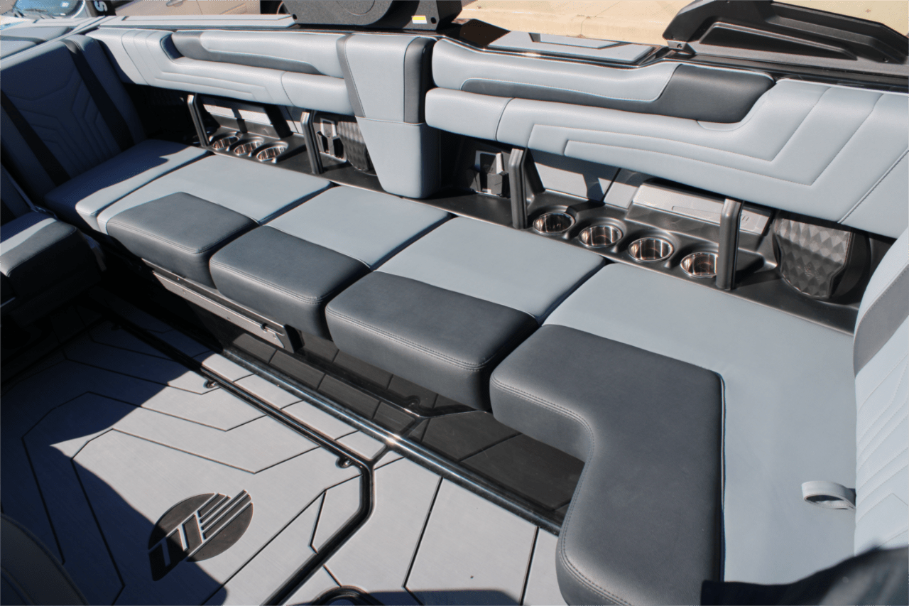 2025 Malibu 25 LSV