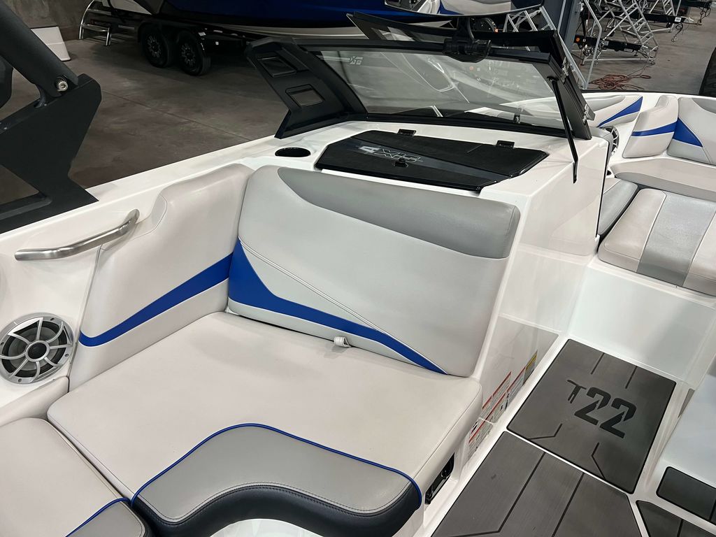 2018 Axis Wake Research T22