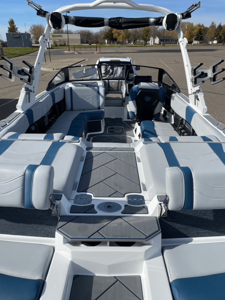 Malibu Wakesetter 23LSV