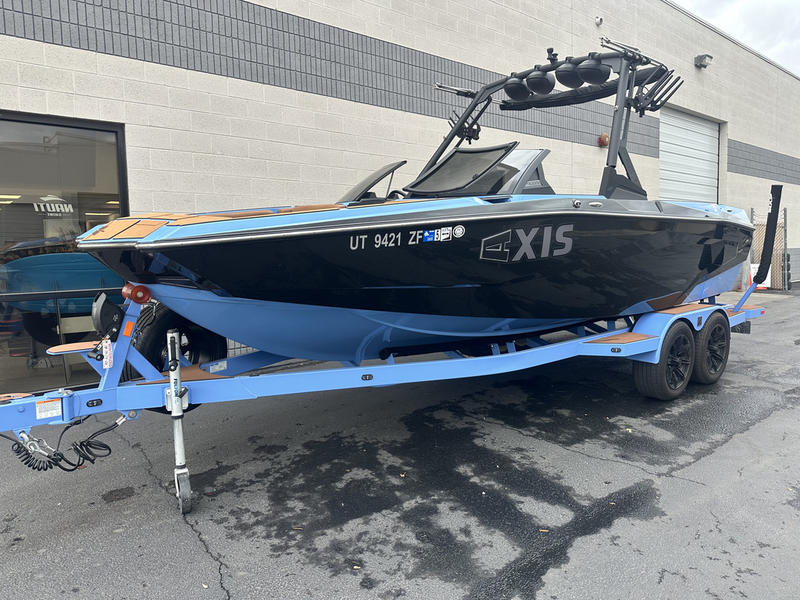 boat.Title