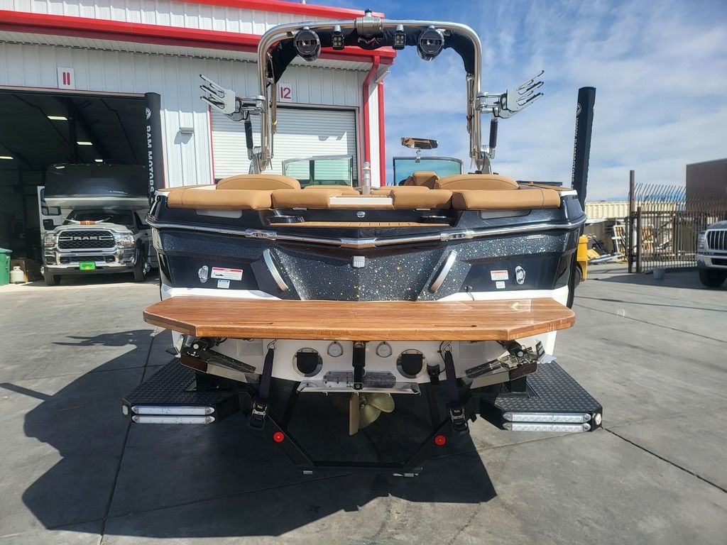 2019 MasterCraft XT23