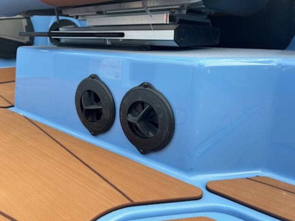 2025 Axis Wake Research T220