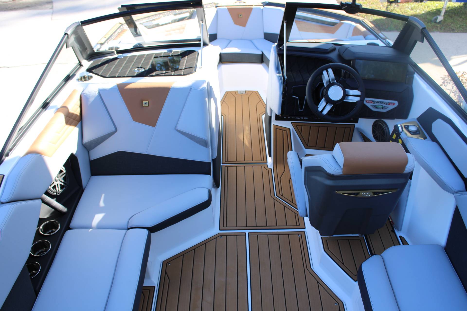 2025 Nautique S21