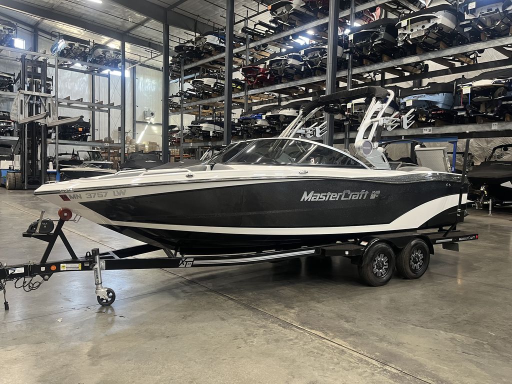 2019 MasterCraft XT23 Icon