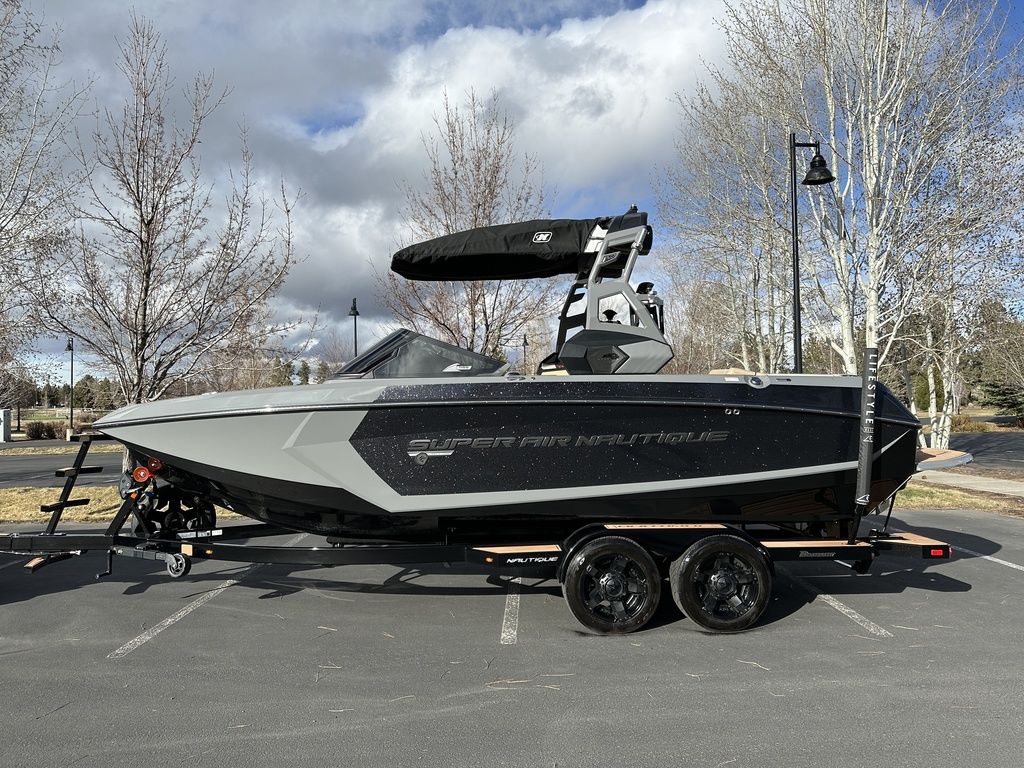 boat.Title