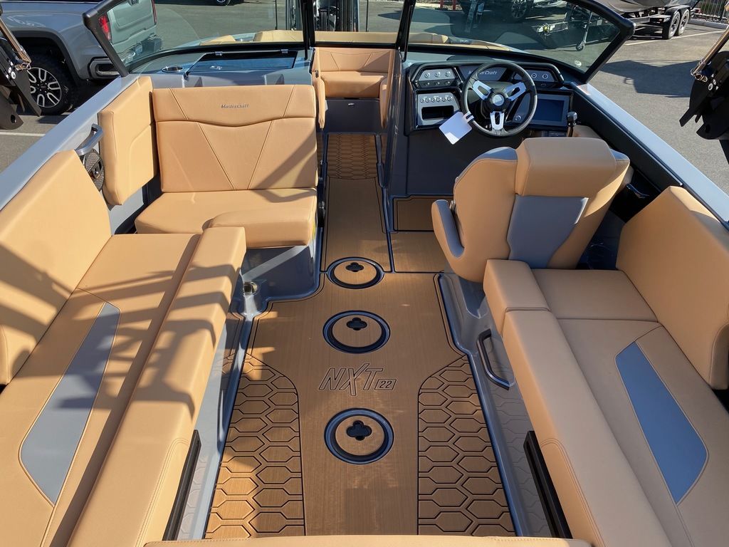 2025 MasterCraft NXT 22
