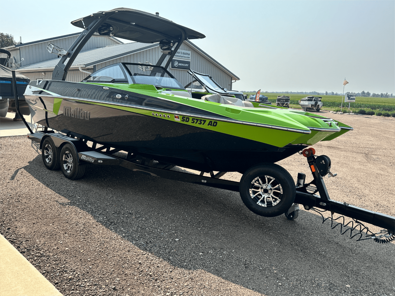 2017 Malibu Wakesetter 22 MXZ