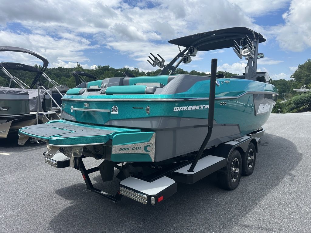 2020 Malibu Boats 25 LSV