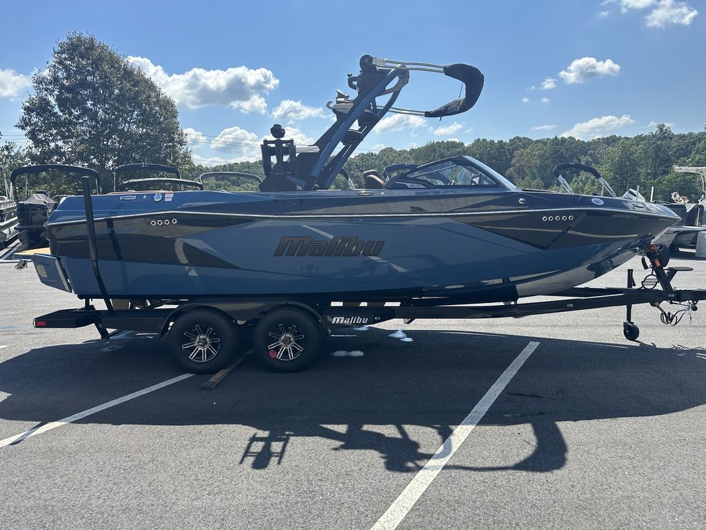 2024 Malibu Boats 23 LSV