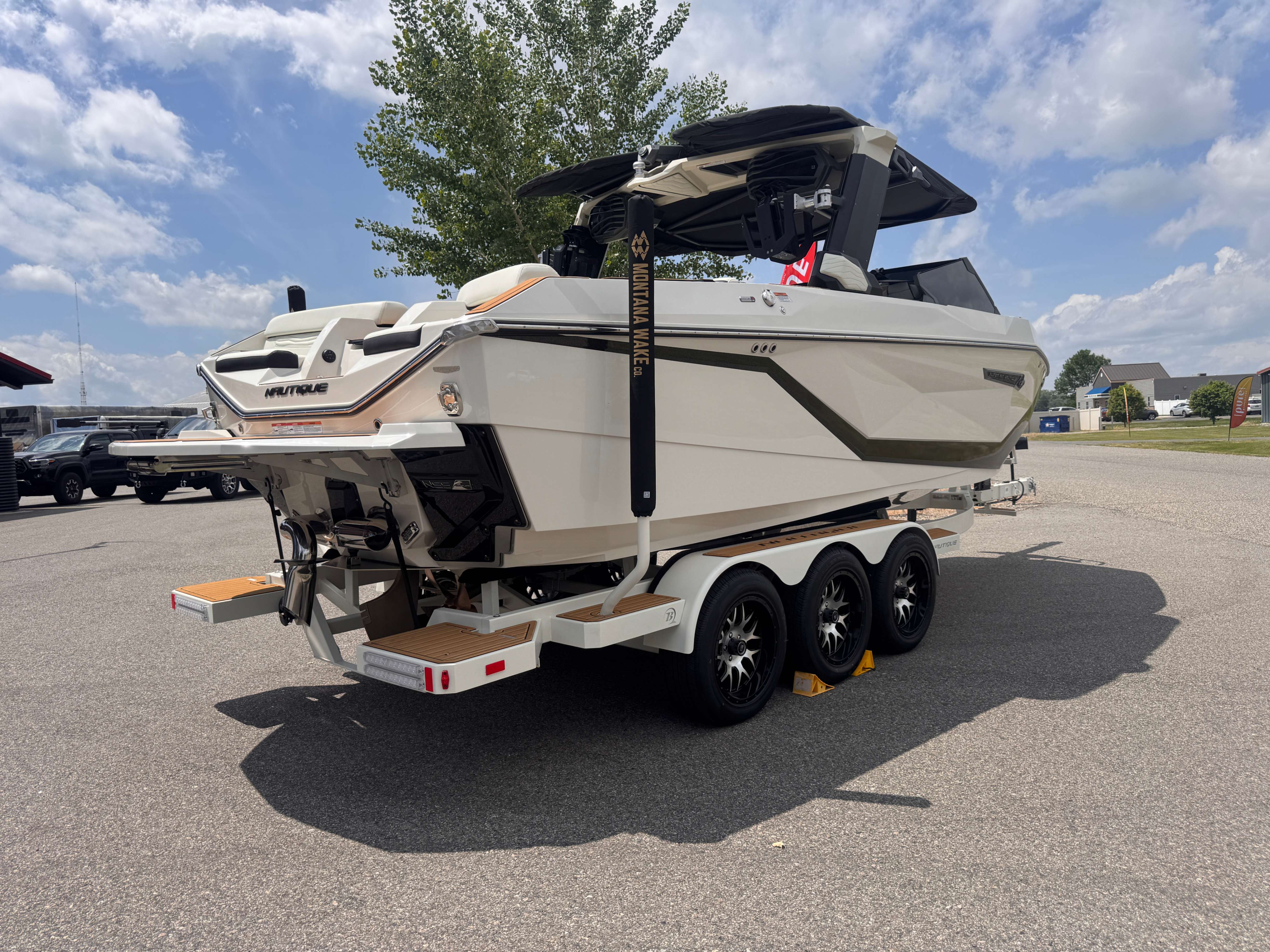 2025 Nautique G23