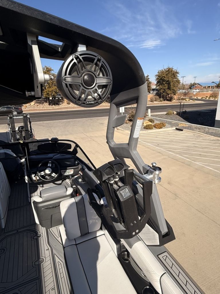 2019 Nautique G23
