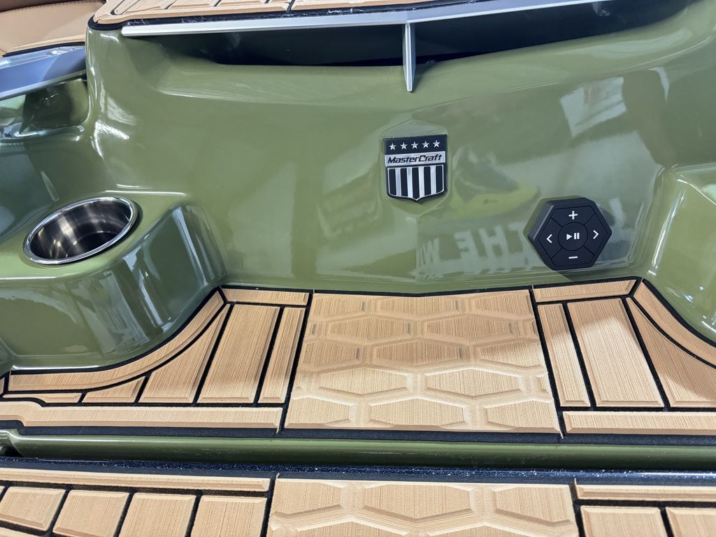 2025 MasterCraft X24