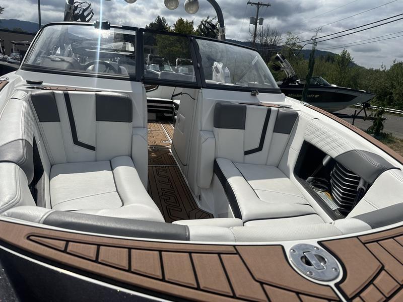 2016 Nautique G23