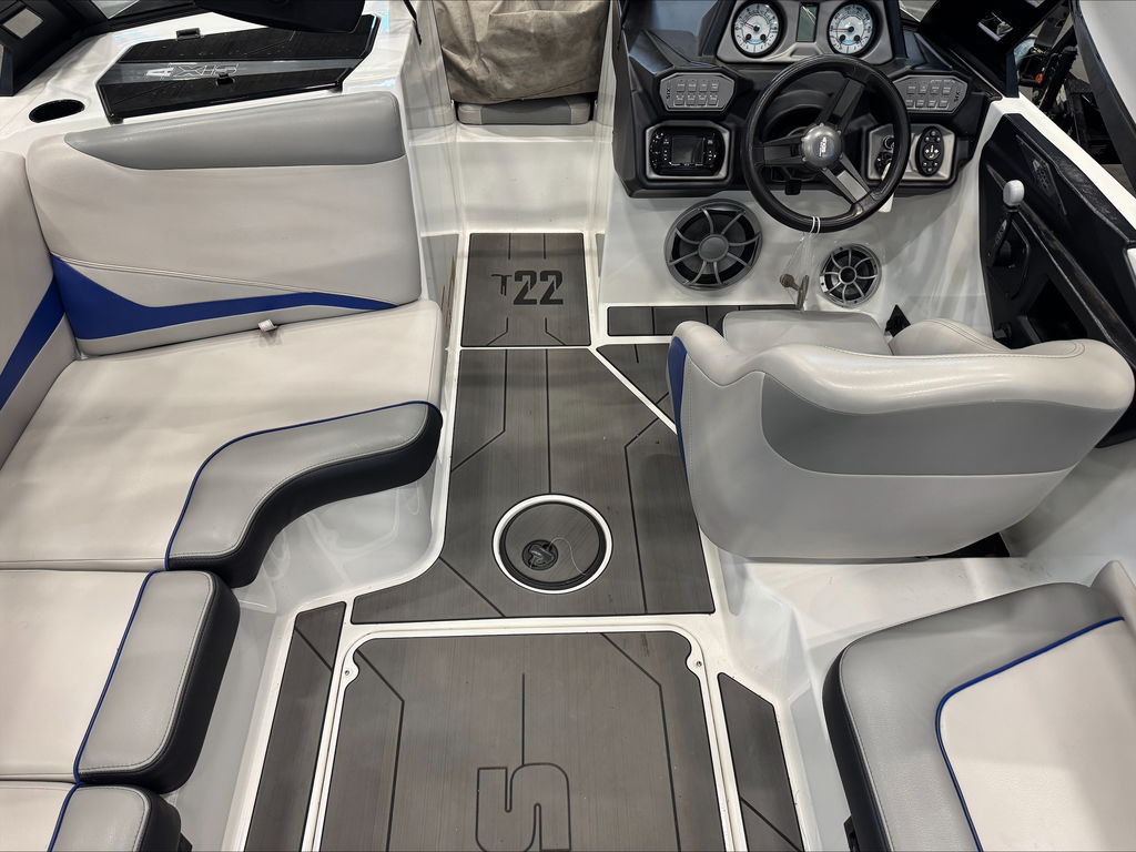 2018 Axis Wake Research T22 Icon
