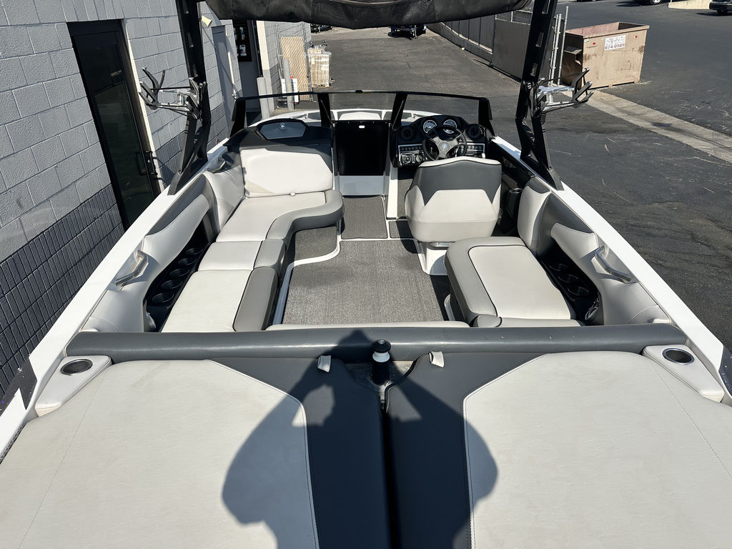 2015 Axis Wake Research T22