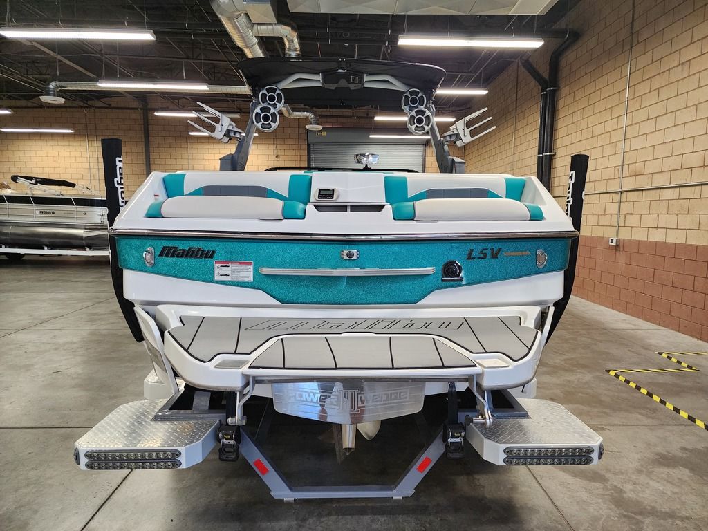 2019 Malibu Boats 25 LSV