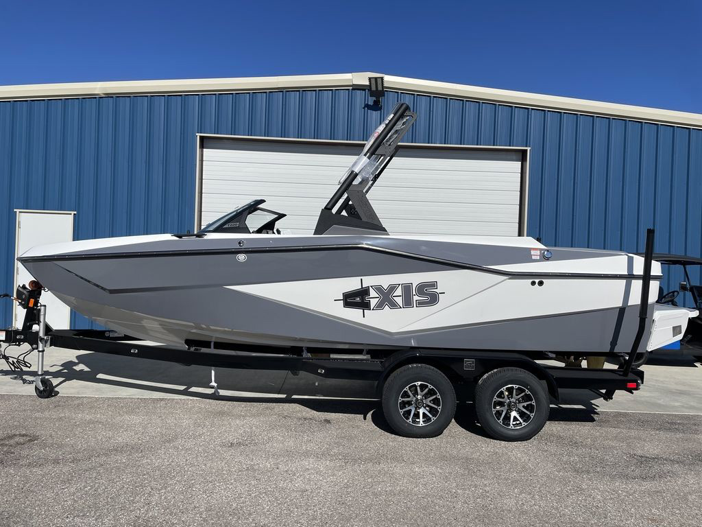 boat.Title