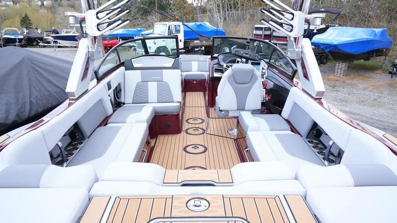 2023 MasterCraft X24