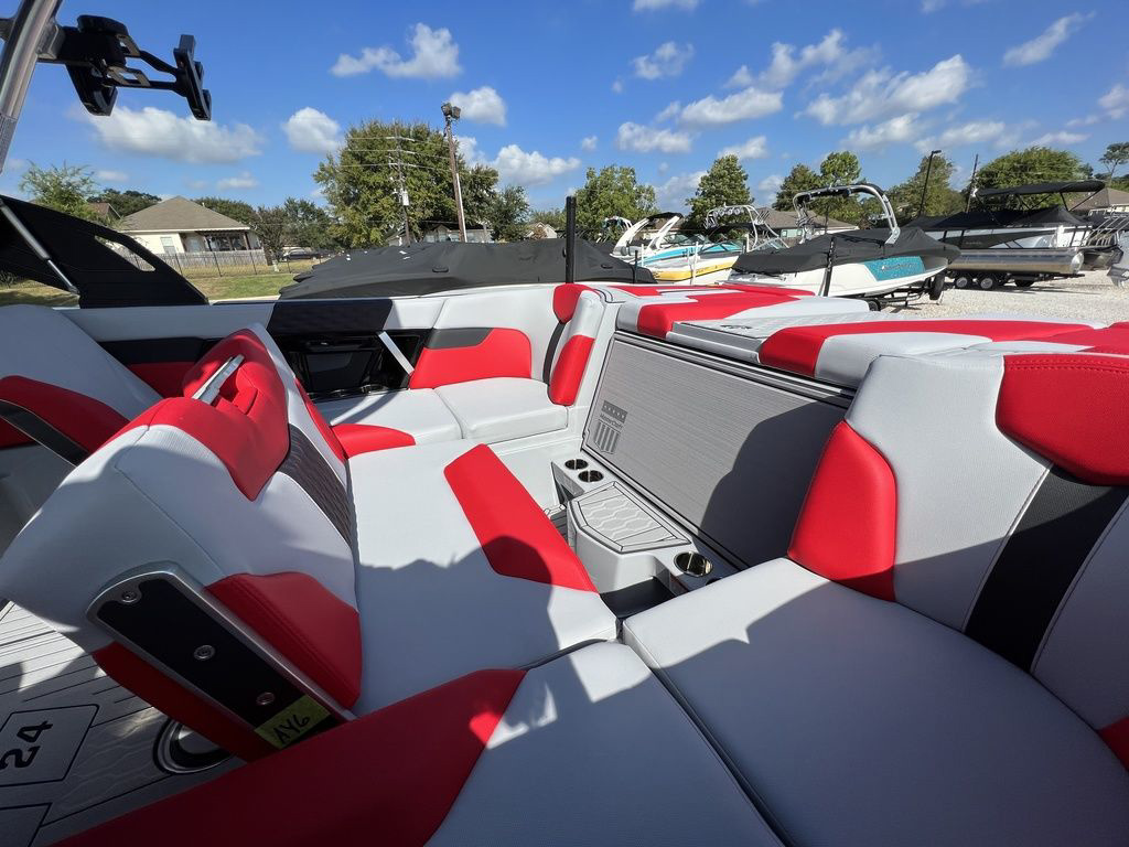 2024 MasterCraft XT24