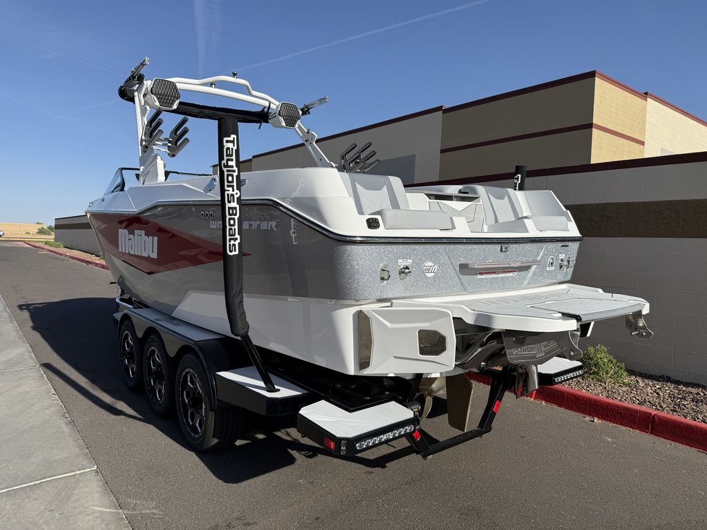 2025 Malibu Boats 25 LSV