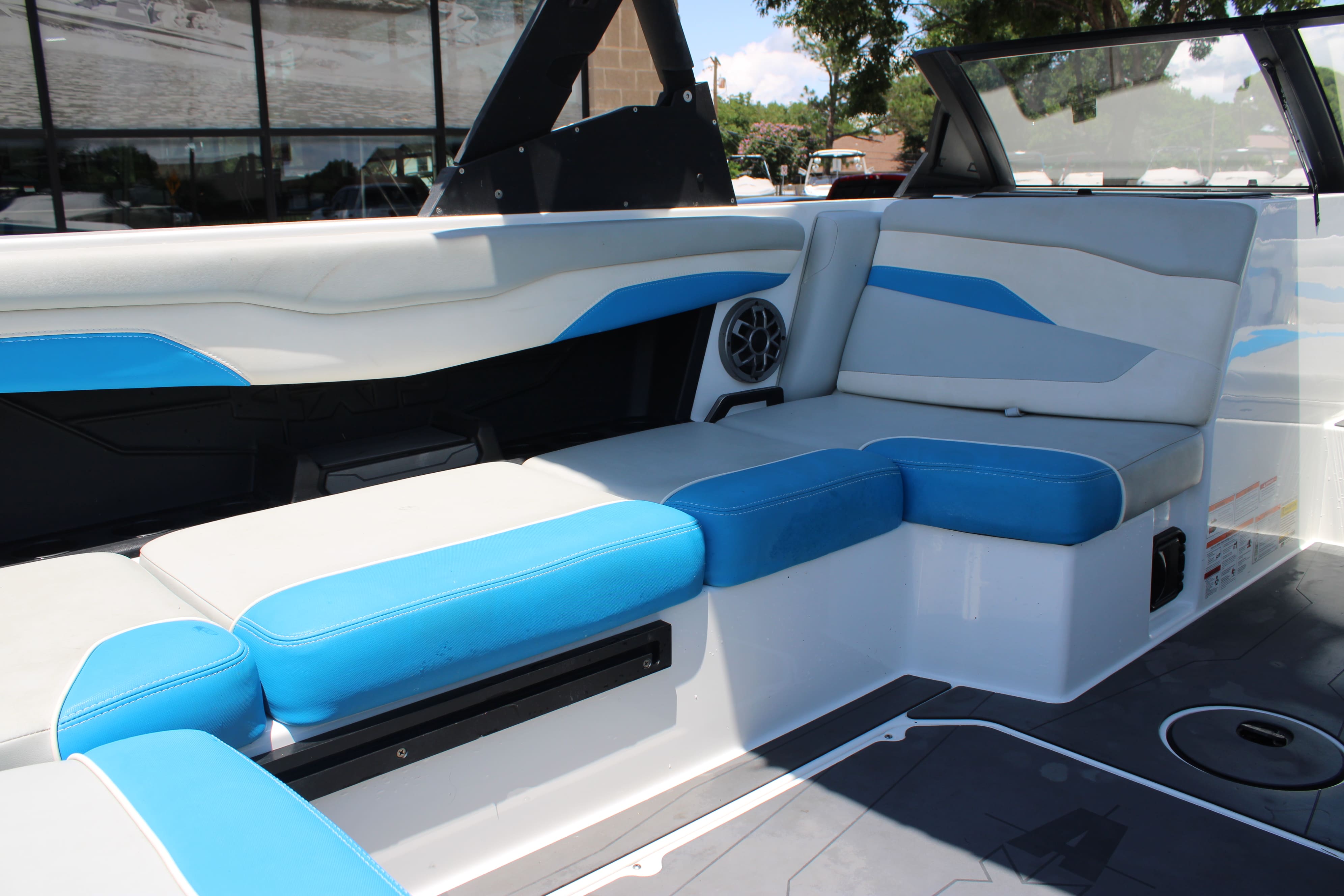 2022 Axis T220
