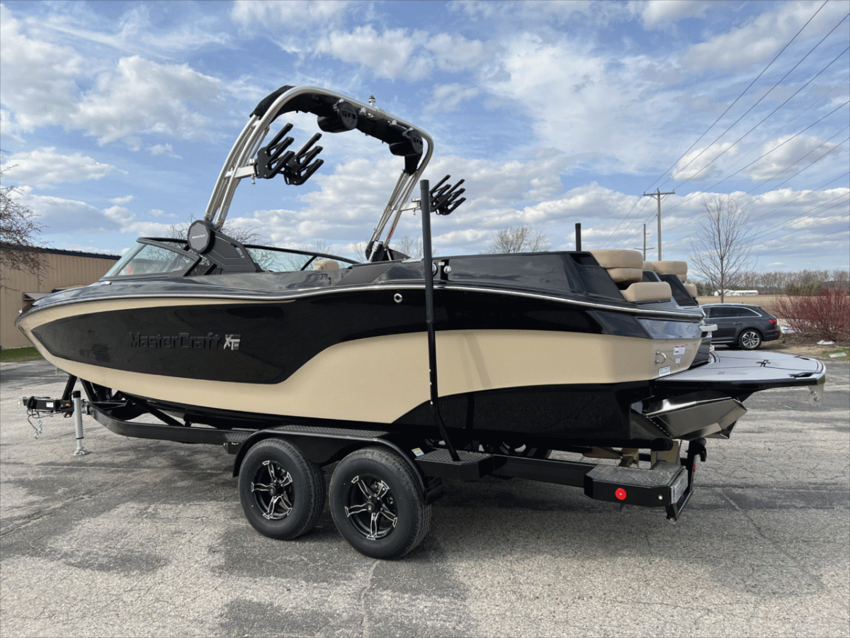 2023 MasterCraft XT-24 | 209097
