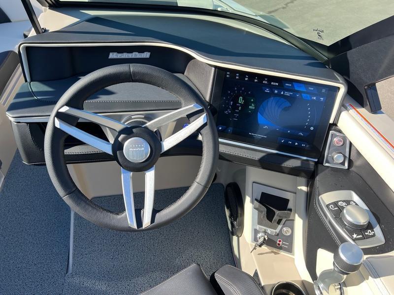 2025 MasterCraft XT22