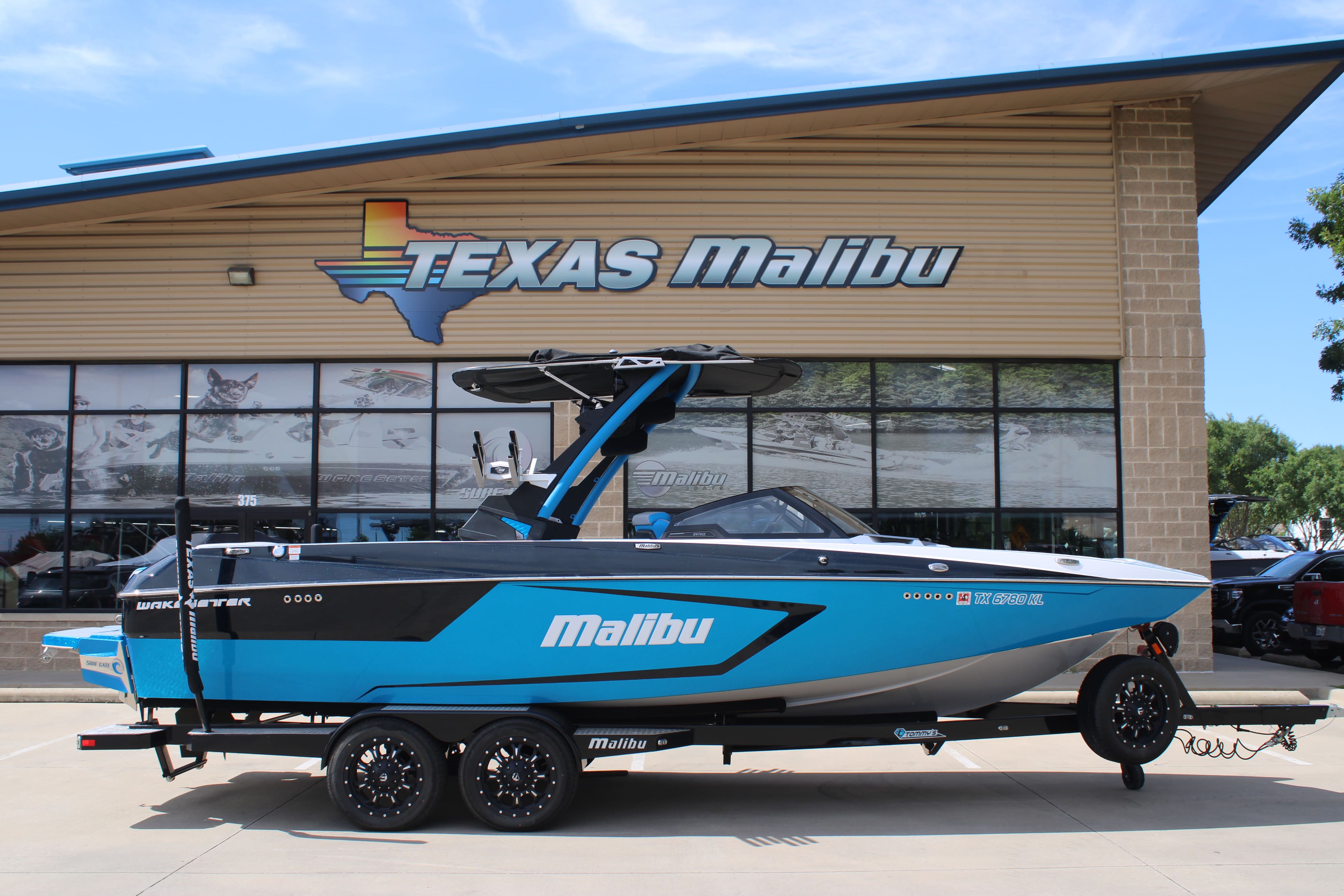 2022 Malibu 24 MXZ