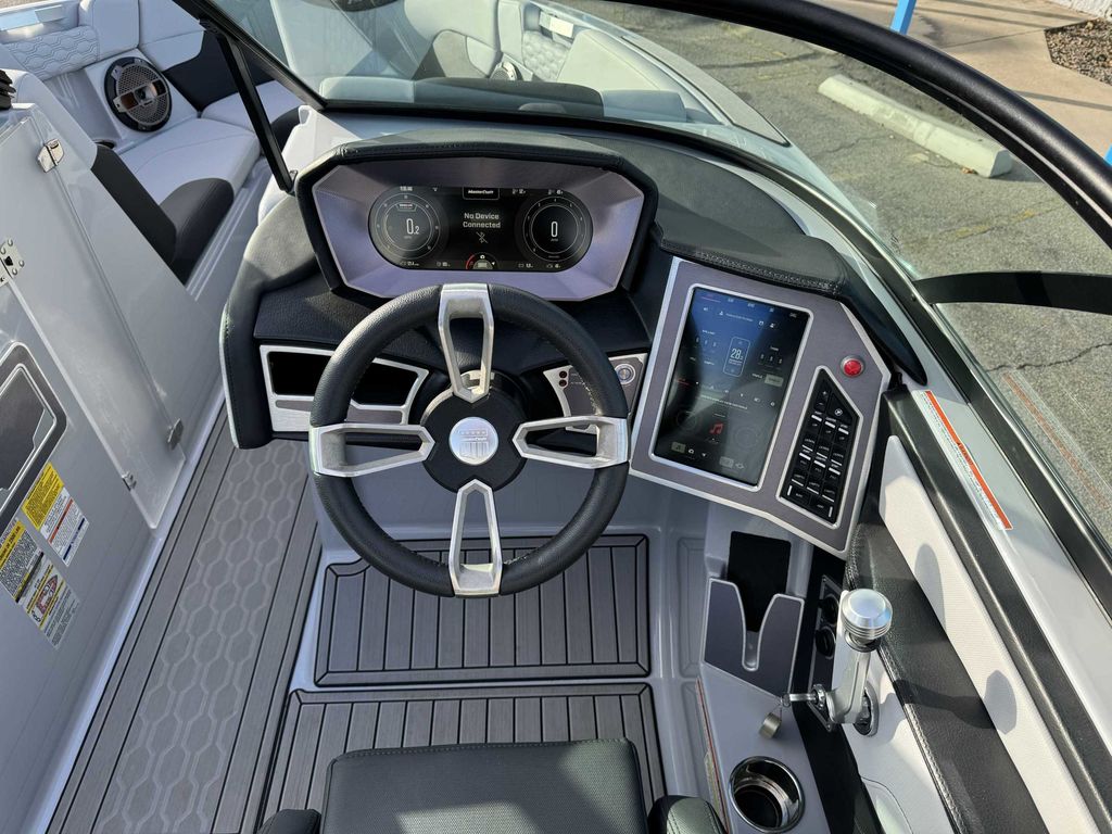 2022 MasterCraft XT23