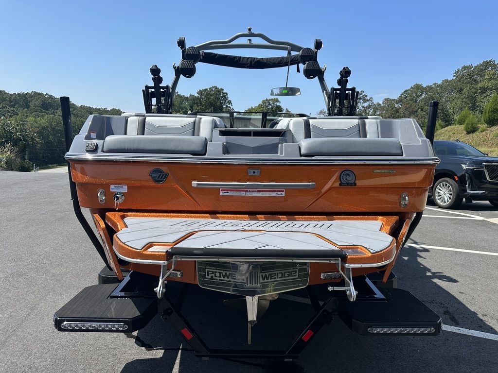 2024 Malibu Boats 23 LSV