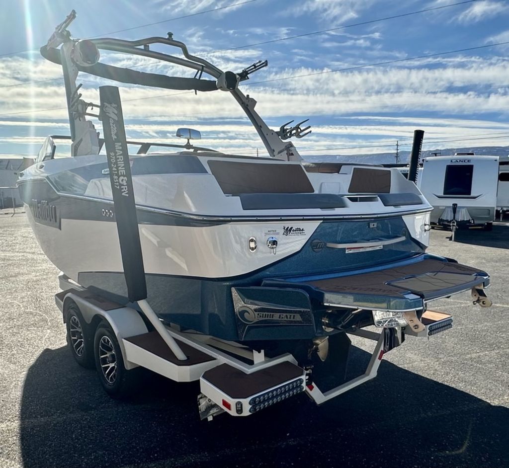 2023 Malibu Boats M220