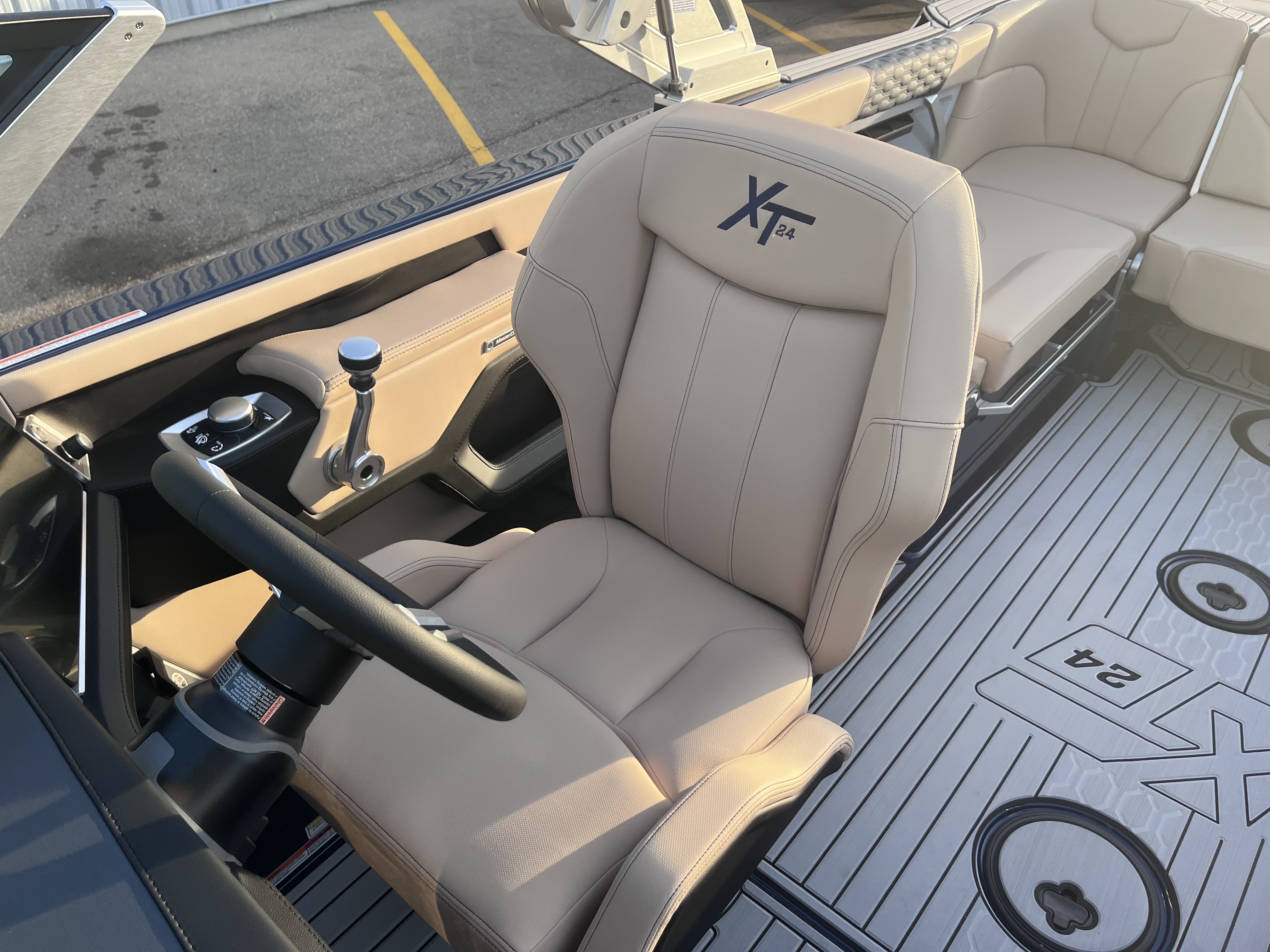 2025 MasterCraft XT24