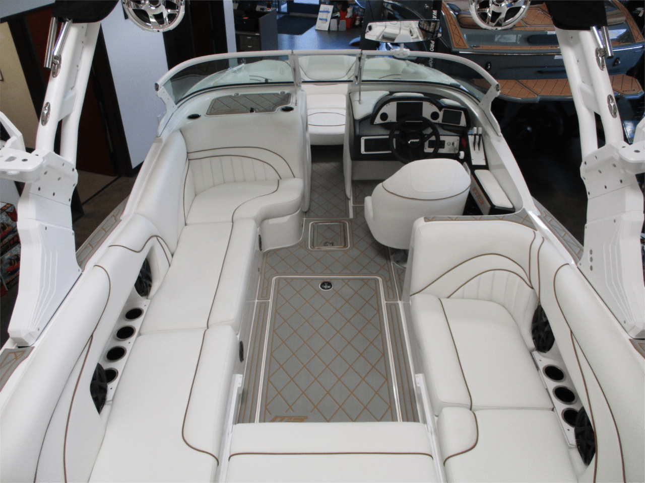 2025 MB SPORTS B52 23’ ALPHA