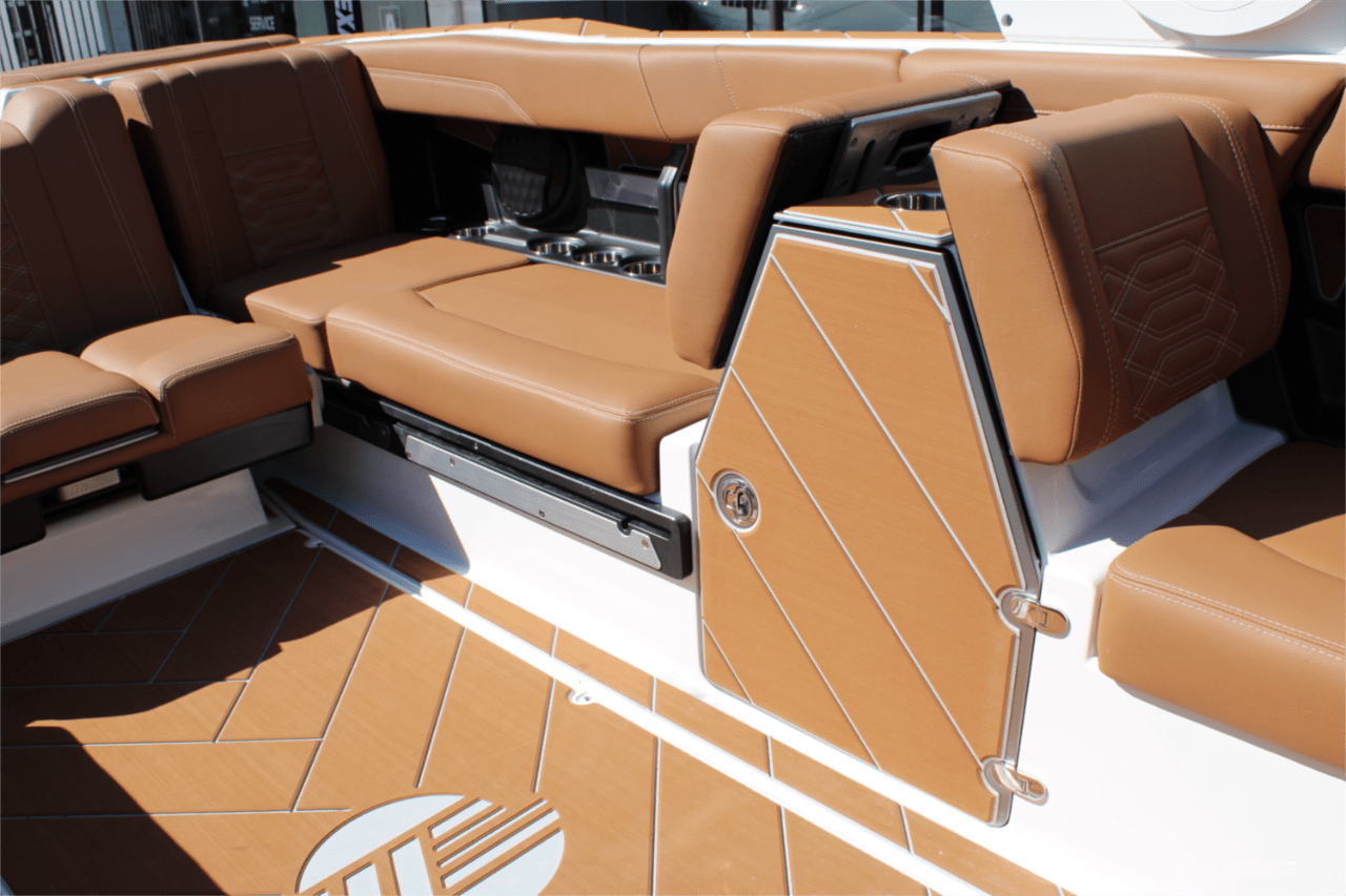 2025 Malibu 26 LSV